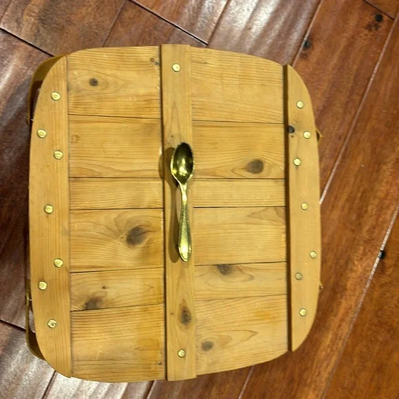 Peterboro Basket - Picture 3 of 9